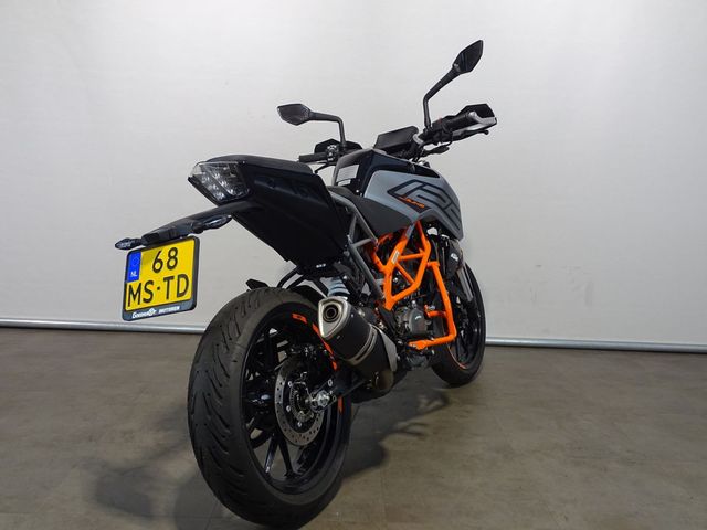 ktm - 125-duke