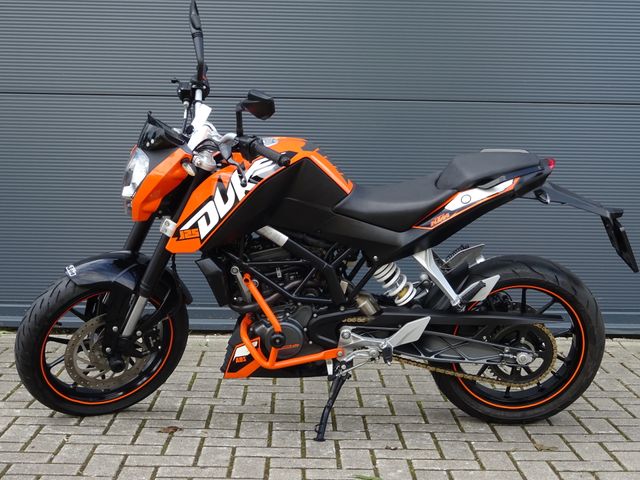 ktm - 125-duke