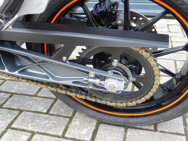 ktm - 125-duke