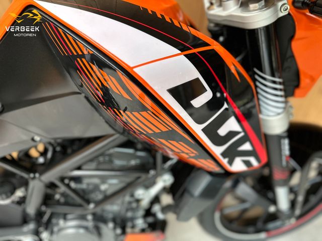 ktm - 125-duke