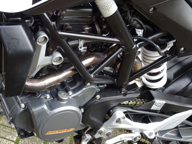 ktm - 125-duke