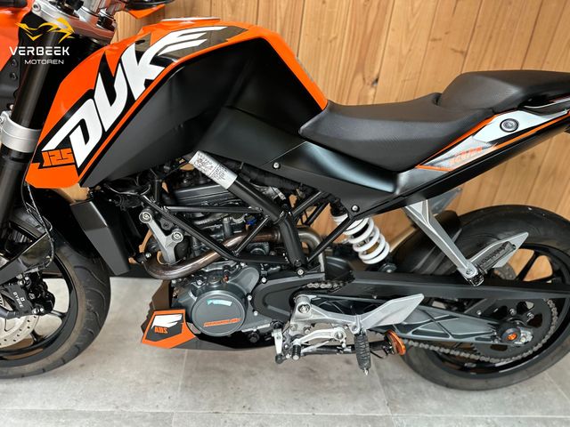 ktm - 125-duke