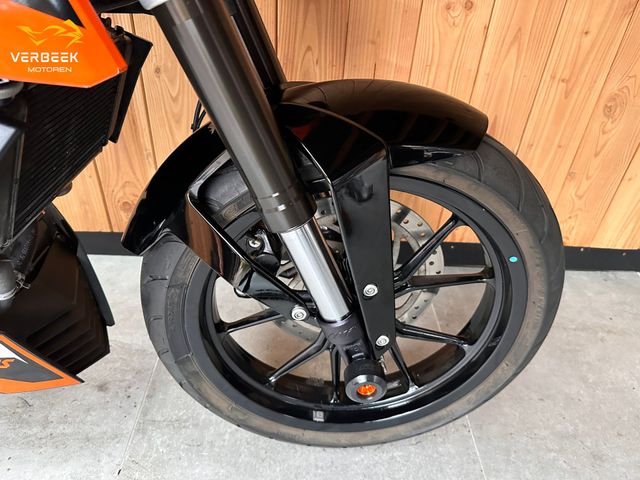 ktm - 125-duke