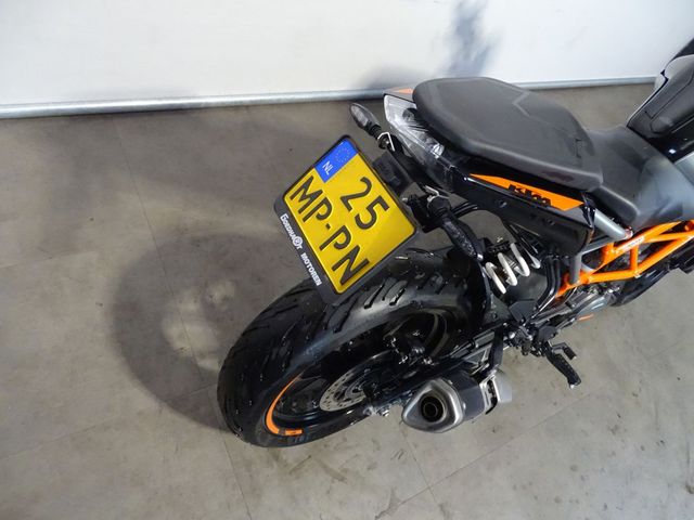 ktm - 125-duke