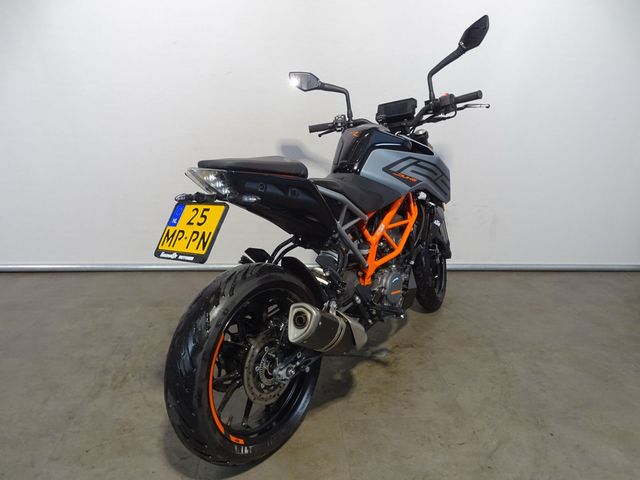 ktm - 125-duke