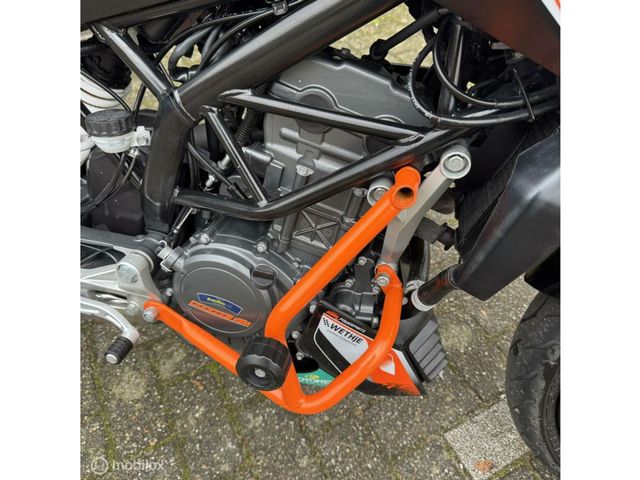 ktm - 125-duke