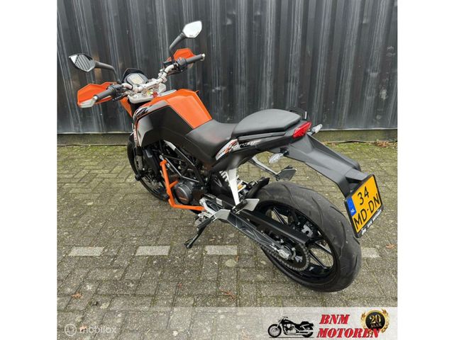 ktm - 125-duke