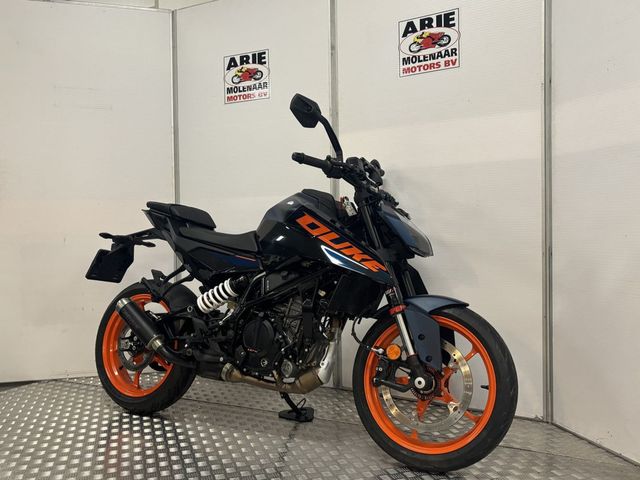 ktm - 125-duke