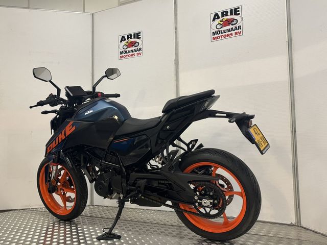 ktm - 125-duke