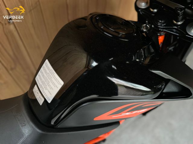 ktm - 125-duke