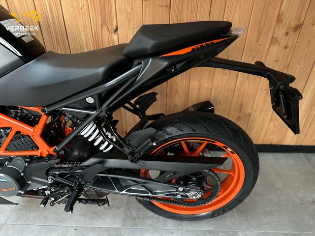 ktm - 125-duke