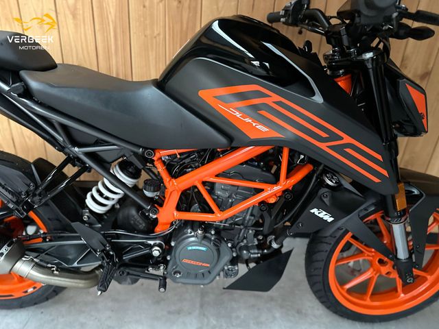 ktm - 125-duke