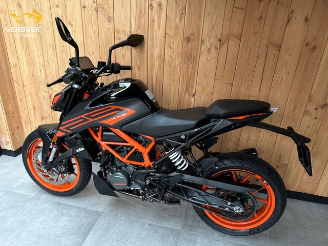 ktm - 125-duke