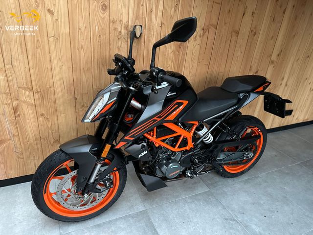 ktm - 125-duke