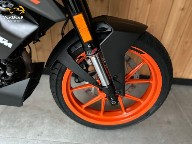 ktm - 125-duke