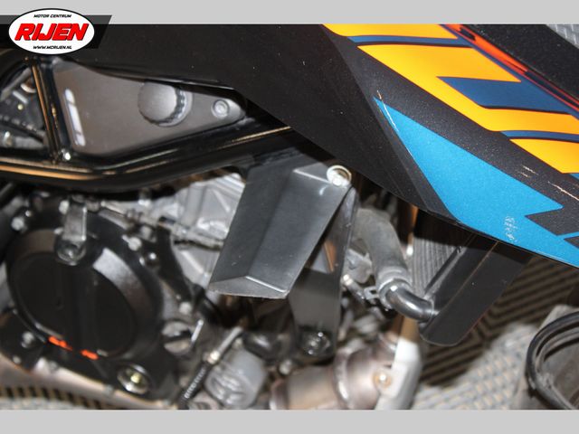 ktm - 125-duke