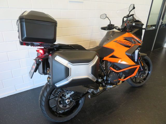 ktm - 1290-super-adventure-s