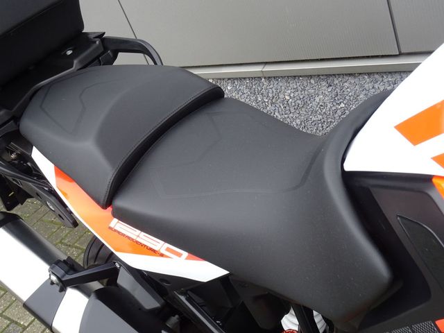 ktm - 1290-super-adventure-s