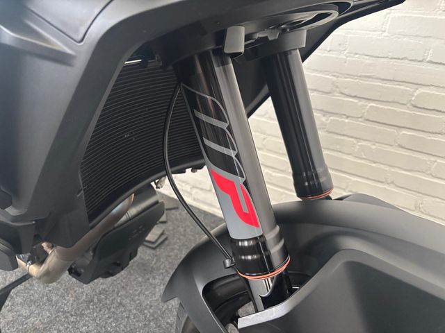 ktm - 1290-super-adventure-s