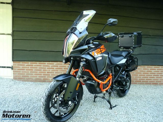 ktm - 1290-super-adventure-s