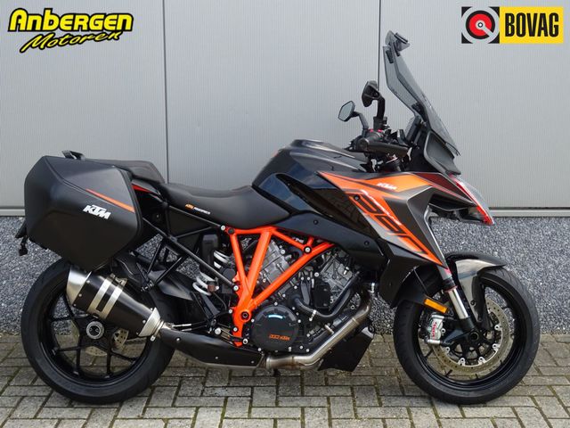 ktm - 1290-super-duke-gt