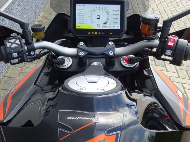 ktm - 1290-super-duke-gt