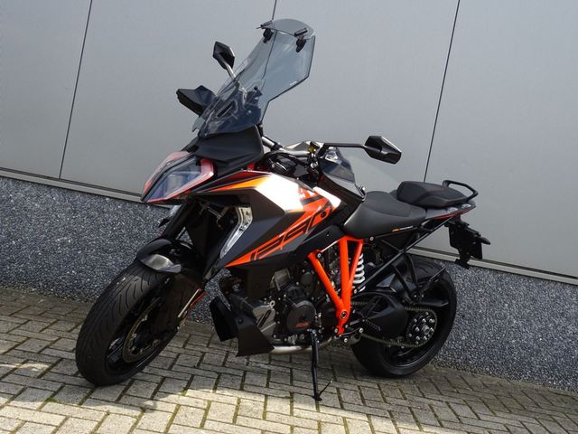 ktm - 1290-super-duke-gt