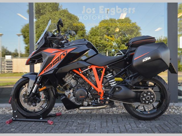 ktm - 1290-super-duke-gt