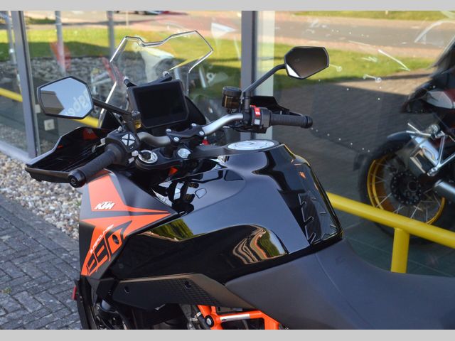 ktm - 1290-super-duke-gt