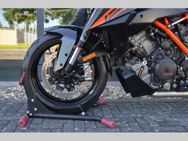 ktm - 1290-super-duke-gt