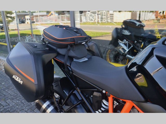 ktm - 1290-super-duke-gt