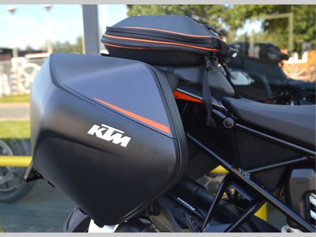 ktm - 1290-super-duke-gt