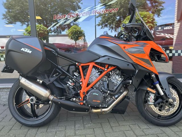 ktm - 1290-super-duke-gt