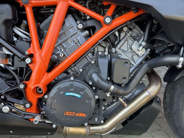 ktm - 1290-super-duke-gt