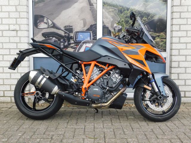 ktm - 1290-super-duke-gt