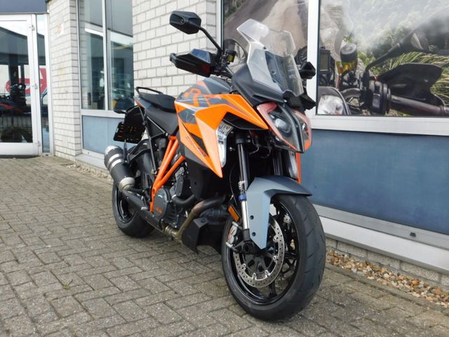 ktm - 1290-super-duke-gt