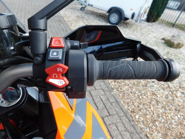 ktm - 1290-super-duke-gt