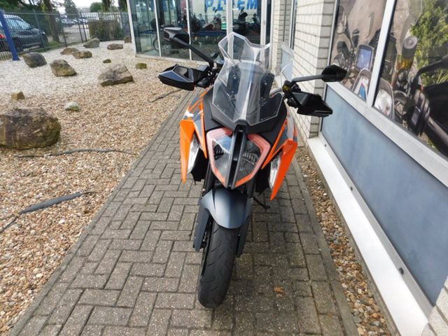 ktm - 1290-super-duke-gt