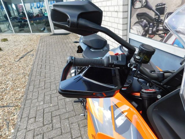 ktm - 1290-super-duke-gt