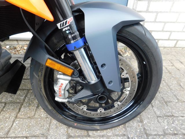 ktm - 1290-super-duke-gt