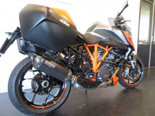 ktm - 1290-super-duke-gt