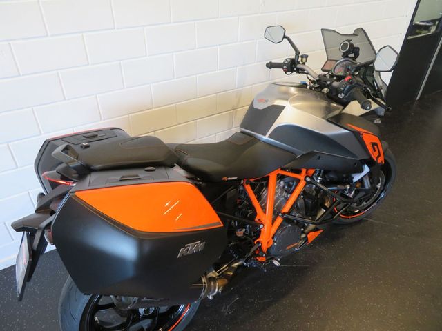 ktm - 1290-super-duke-gt