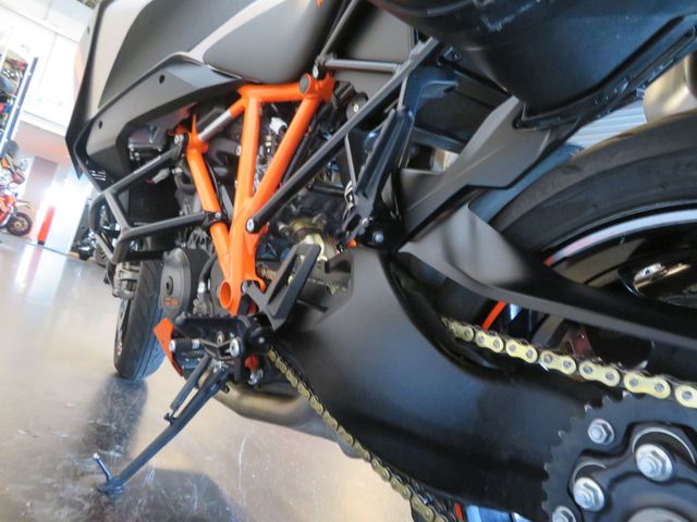 ktm - 1290-super-duke-gt