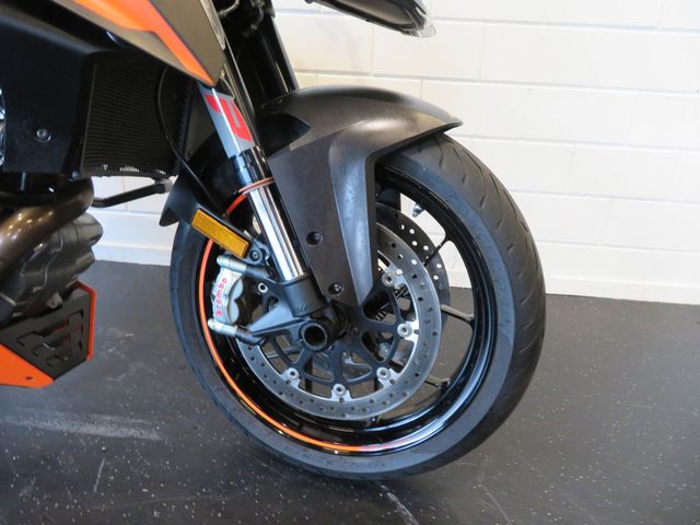 ktm - 1290-super-duke-gt