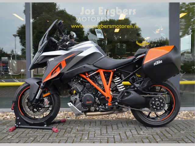 ktm - 1290-super-duke-gt