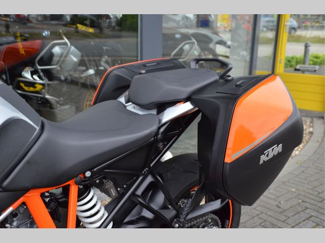 ktm - 1290-super-duke-gt