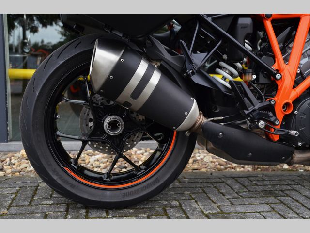 ktm - 1290-super-duke-gt