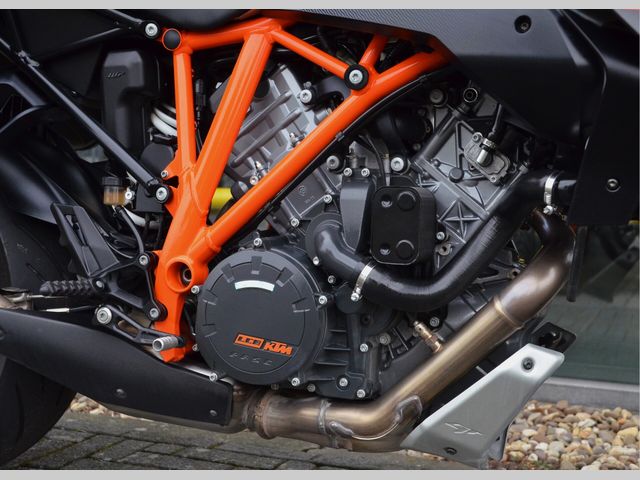 ktm - 1290-super-duke-gt