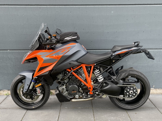 ktm - 1290-super-duke-gt