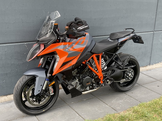 ktm - 1290-super-duke-gt